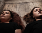 Vozes de mulheres do passado e do presente revelam o autoritarismo de suas épocas em O Plantio das Palavras