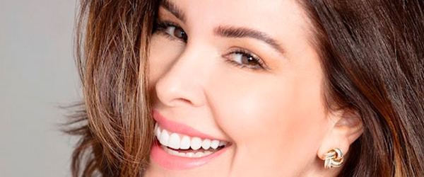 Nádia Figueiredo apresenta show solo Versatile in Concert