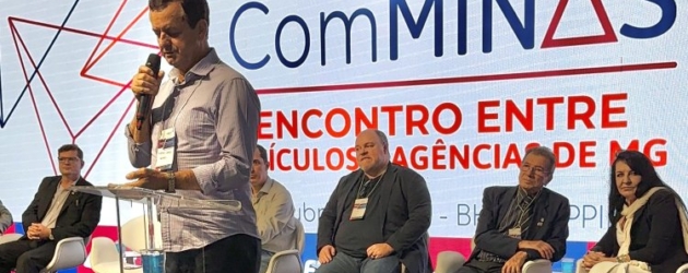 Deputado Arantes representa ALMG no Conecta Com Minas 2025 e destaca importância da mídia regional e dos jornais impressos