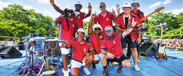 Bloco de Belô arrasta 400 mil pessoas na Avenida Afonso Pena